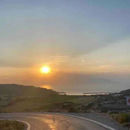 Holiday home Egri Meseler Goekceada Eski Bademlide Tarihi Tas Ev *