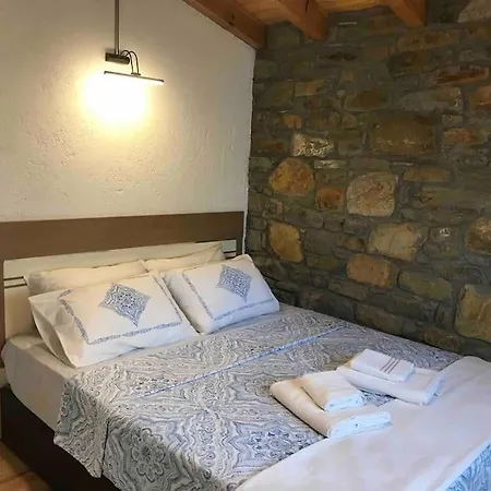 Holiday home Egri Meseler Goekceada Eski Bademlide Tarihi Tas Ev Gokceada