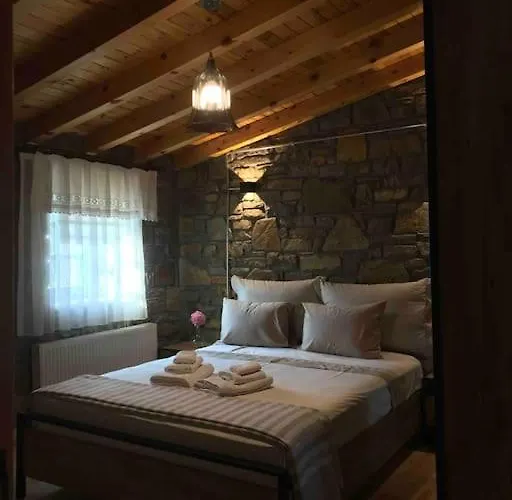 Egri Meseler Goekceada Eski Bademlide Tarihi Tas Ev