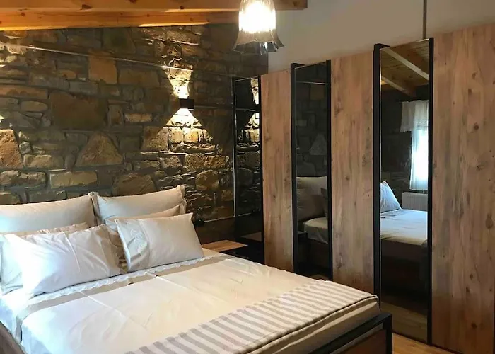 Egri Meseler Goekceada Eski Bademlide Tarihi Tas Ev İmroz