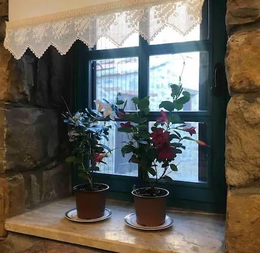 Egri Meseler Goekceada Eski Bademlide Tarihi Tas Ev Сasa de vacaciones